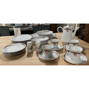 Fairfield Fine China Christmas Poinsettia & Ribbon Granny Core Holiday Dishes